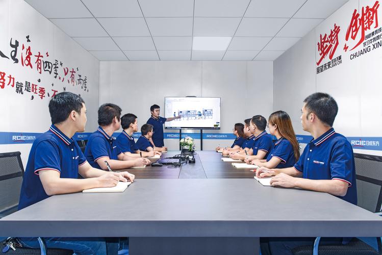 石成明,公司经营范围包括:研发,设计,生产,销售:电子封装